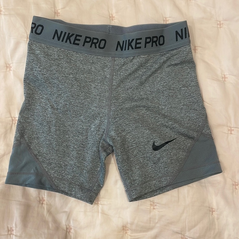 Grey Nike Pros SIZE - Youth Large (fits like Women’s XS)